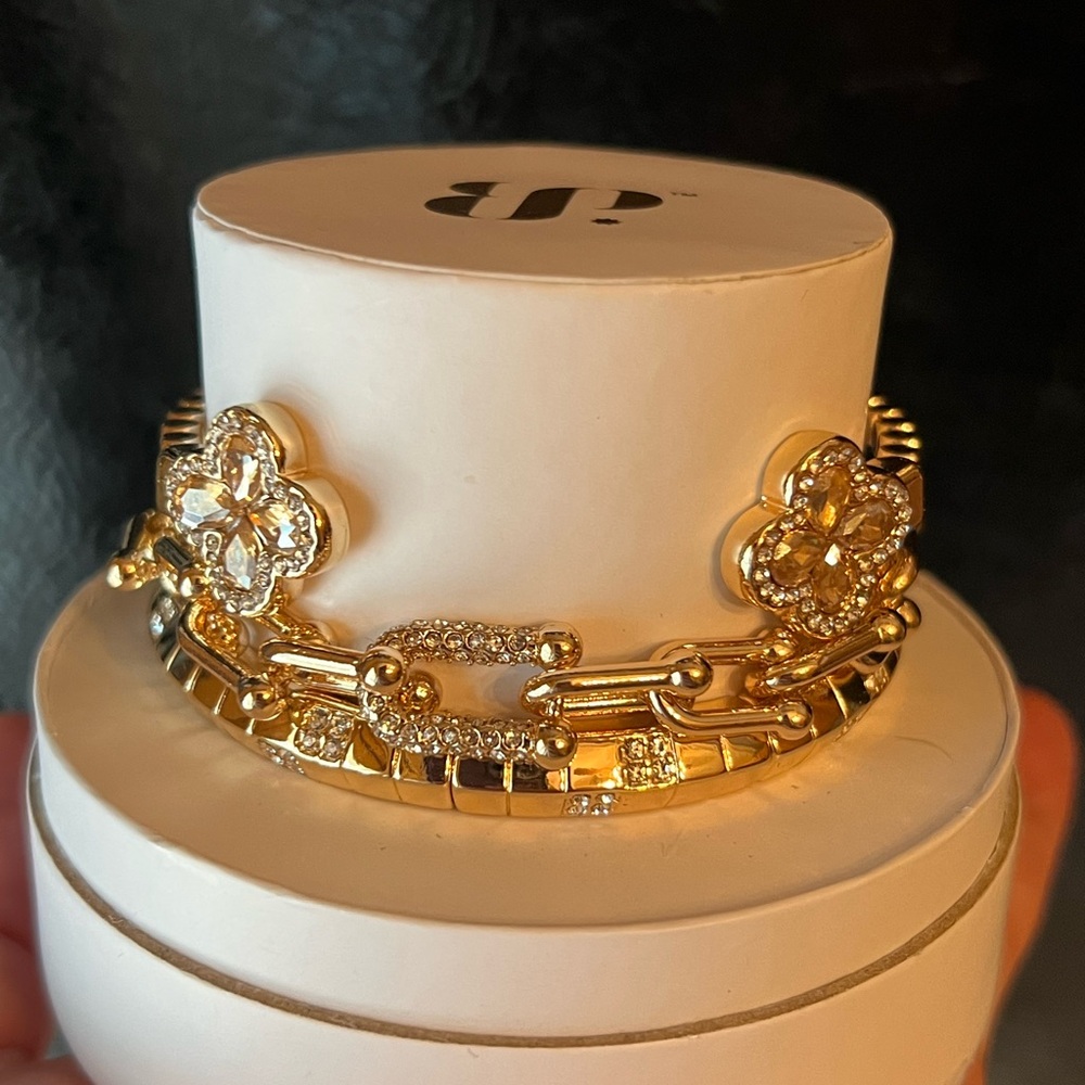 Stunning Gold Bracelet Set
